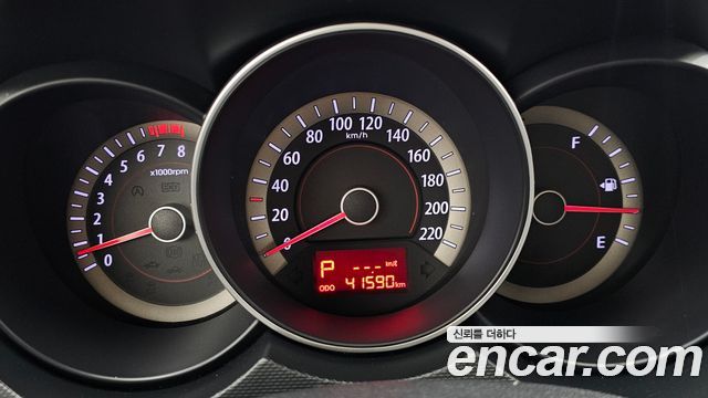 Kia Porte 2011 — photo 8