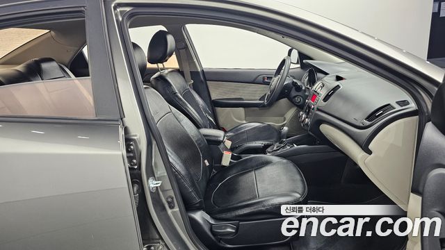 Kia Porte 2011 — photo 11