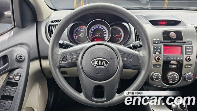 Kia Porte 2011 — photo 13