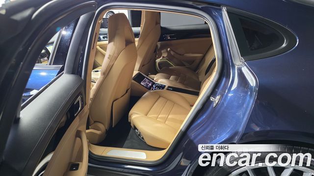 Porsche Panamera 2018 — photo 11