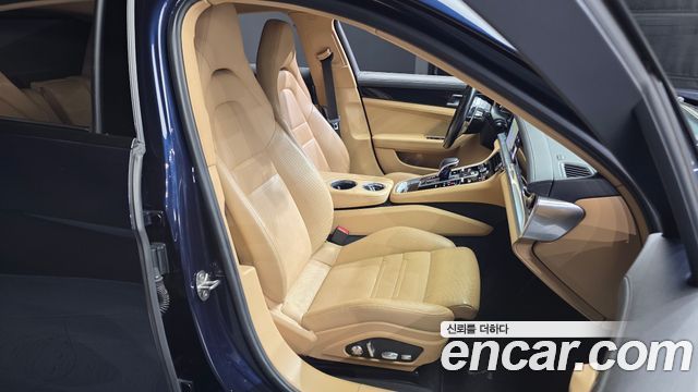 Porsche Panamera 2018 — photo 12