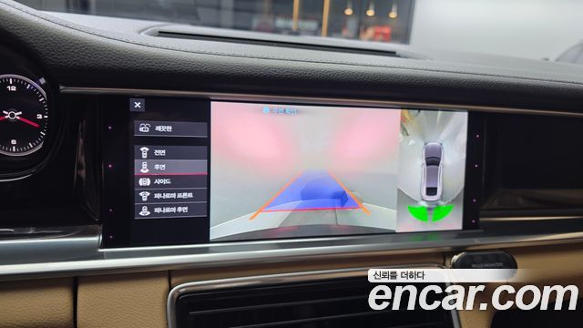 Porsche Panamera 2018 — photo 17