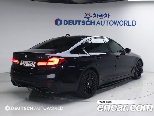 BMW 5-Series 2018 — photo 2
