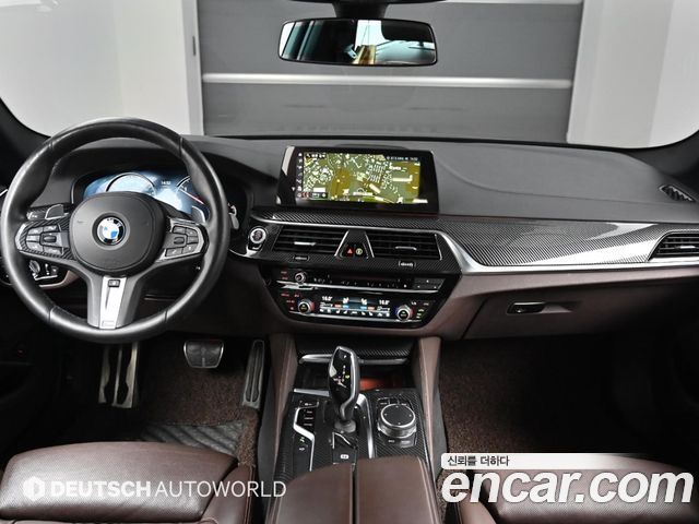 BMW 5-Series 2018 — photo 7