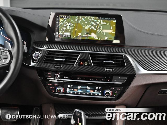 BMW 5-Series 2018 — photo 14