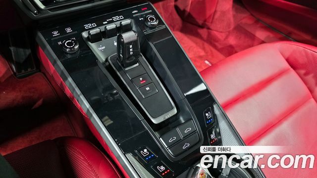 Porsche 911 2020 — photo 12
