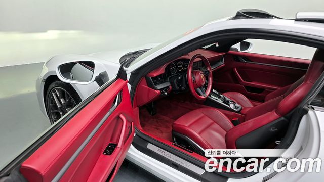 Porsche 911 2020 — photo 13