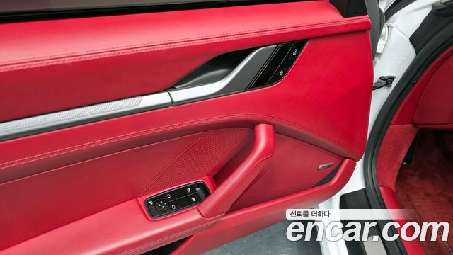 Porsche 911 2020 — photo 26