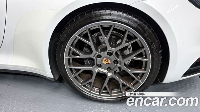 Porsche 911 2020 — photo 7
