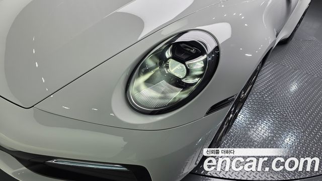 Porsche 911 2020 — photo 8