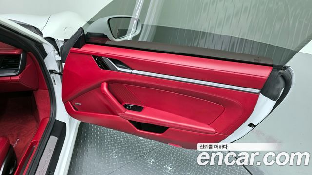 Porsche 911 2020 — photo 15
