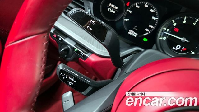 Porsche 911 2020 — photo 27