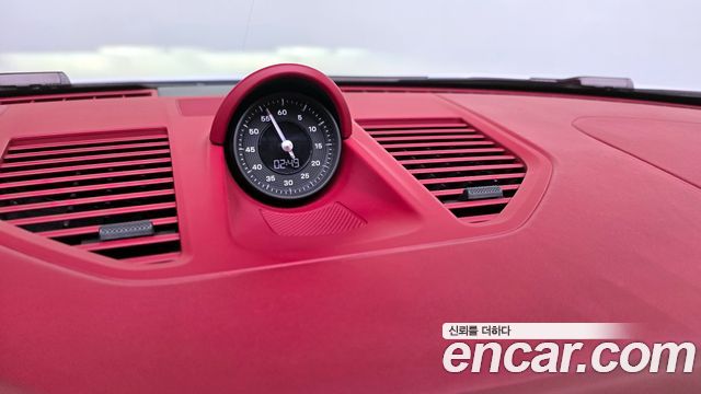 Porsche 911 2020 — photo 29