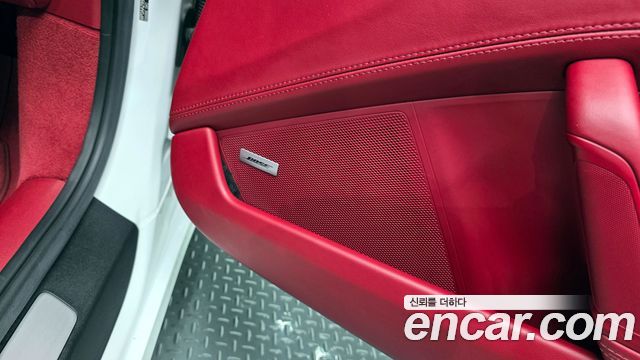 Porsche 911 2020 — photo 30