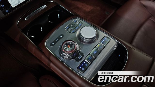 Genesis G90 2023 — photo 12