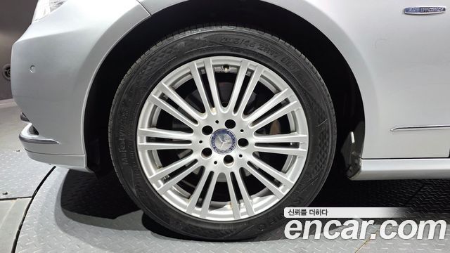 Mercedes-Benz E-Class 2012 — photo 5