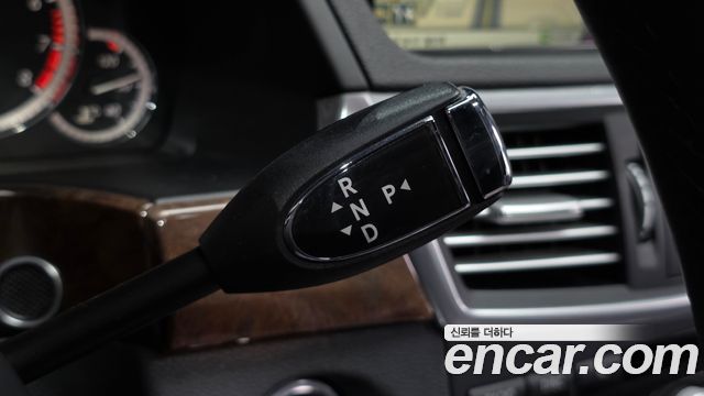 Mercedes-Benz E-Class 2012 — photo 9