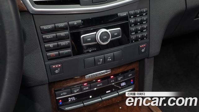 Mercedes-Benz E-Class 2012 — photo 17