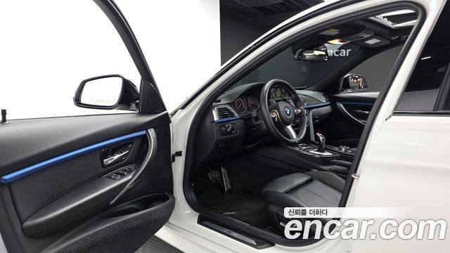 BMW 3-Series 2018 — photo 10
