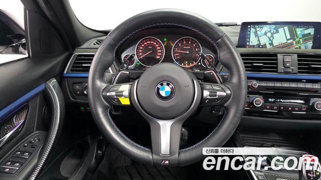 BMW 3-Series 2018 — photo 13