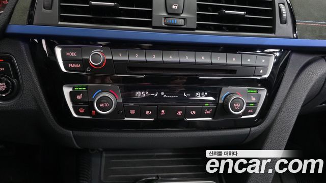 BMW 3-Series 2018 — photo 16