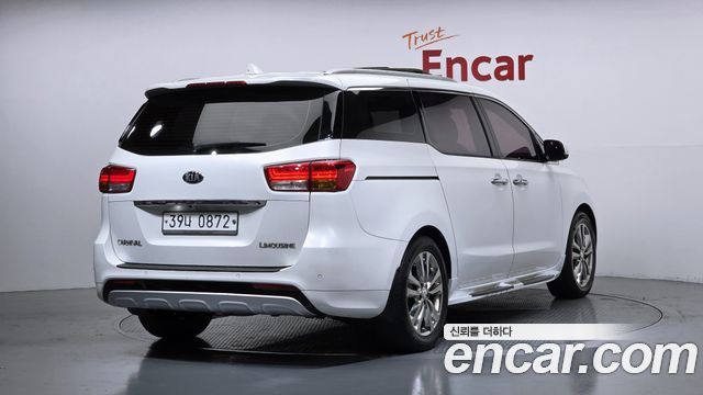 Kia Canival 2016 — photo 2