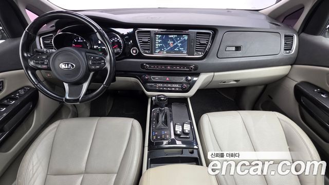 Kia Canival 2016 — photo 7
