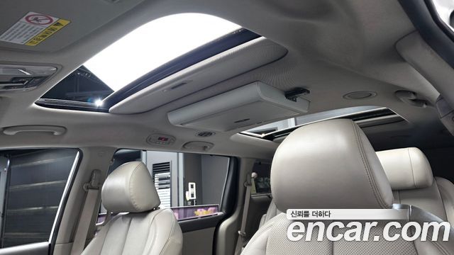 Kia Canival 2016 — photo 18
