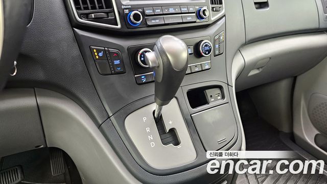 Hyundai Starex 2017 — photo 9