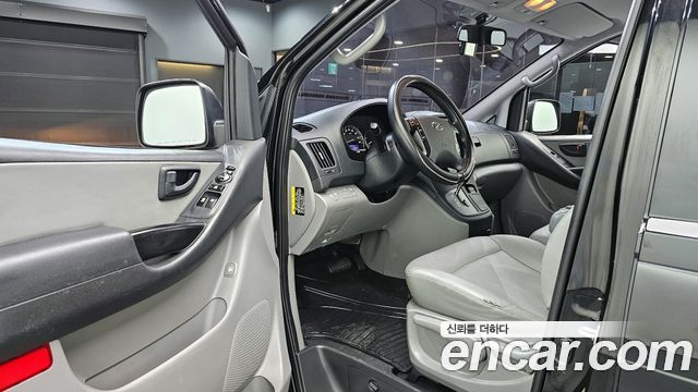 Hyundai Starex 2017 — photo 10