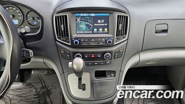 Hyundai Starex 2017 — photo 14