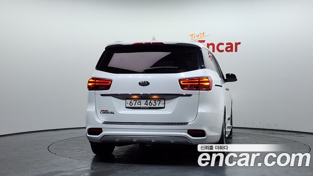 Kia Canival 2019 — photo 4