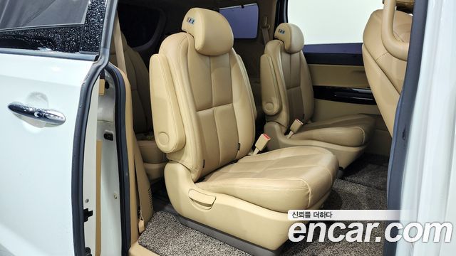Kia Canival 2019 — photo 18