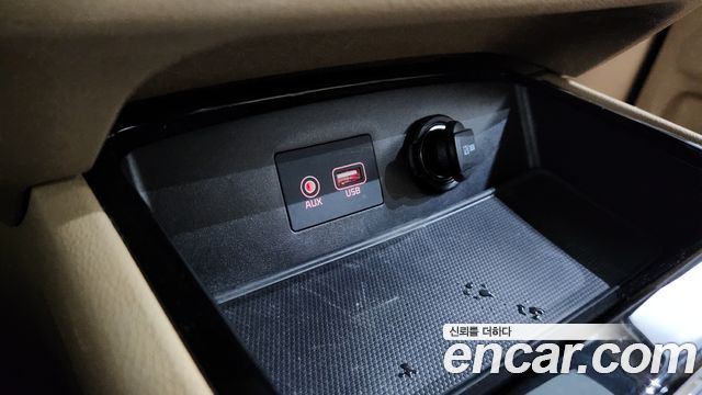 Kia Canival 2019 — photo 16