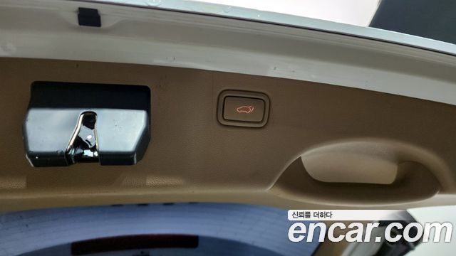 Kia Canival 2019 — photo 28