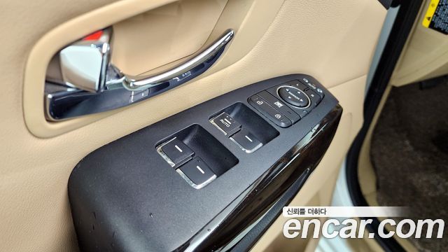 Kia Canival 2019 — photo 31