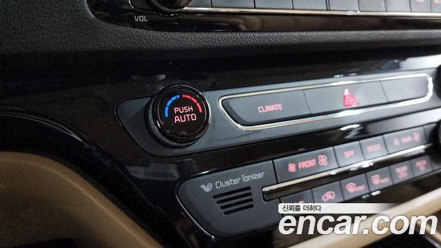 Kia Canival 2019 — photo 34