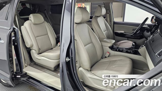 Kia Canival 2019 — photo 11
