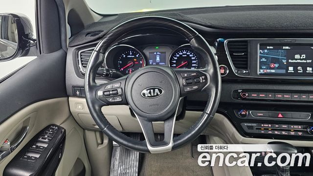Kia Canival 2019 — photo 12