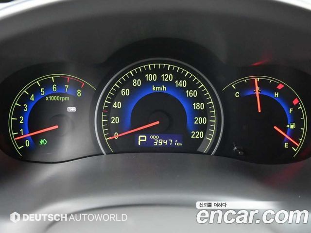 Kia Canival 2011 — photo 8