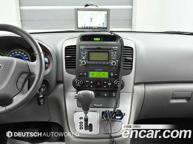 Kia Canival 2011 — photo 14