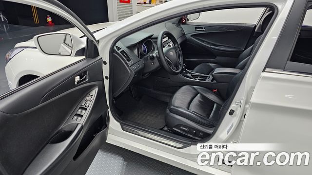 Hyundai Sonata 2013 — photo 10