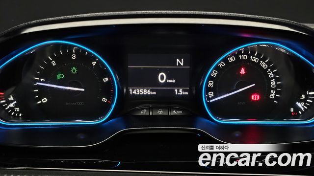 Peugeot 2008 2015 — photo 8