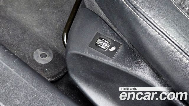 Peugeot 2008 2015 — photo 17