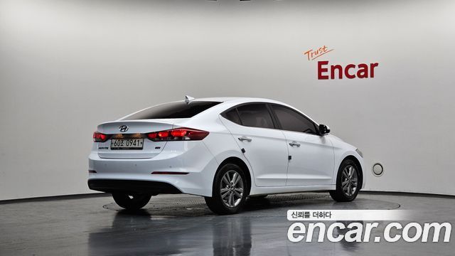 Hyundai AVANTE 2017 — photo 2