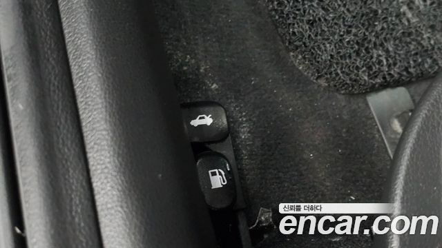 Hyundai AVANTE 2017 — photo 18