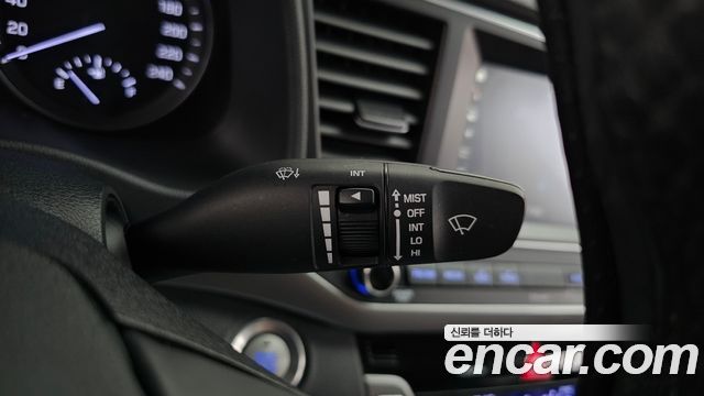 Hyundai AVANTE 2017 — photo 28