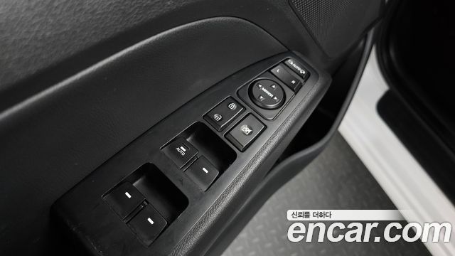 Hyundai AVANTE 2017 — photo 29