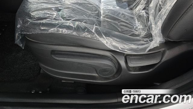 Hyundai AVANTE 2017 — photo 31