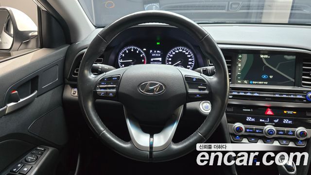 Hyundai AVANTE 2020 — photo 13